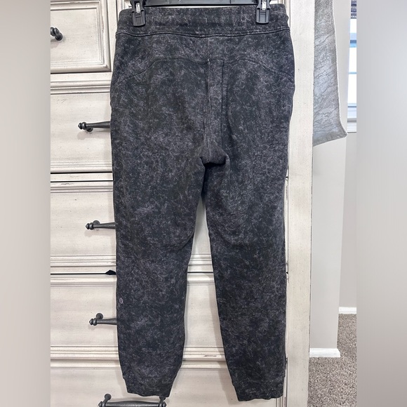 Lululemon Scuba High-Rise French Terry Jogger - Picture 5 of 8